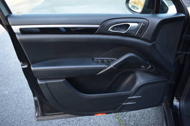 PORSCHE CAYENNE S HYBRID 3.0 V6 380 CV / TOIT OUVRANT PANORAMIQUE 16 PORSCHE CAYENNE S HYBRID 3.0 V6 380 CV / TOIT OUVRANT PANORAMIQUE 16