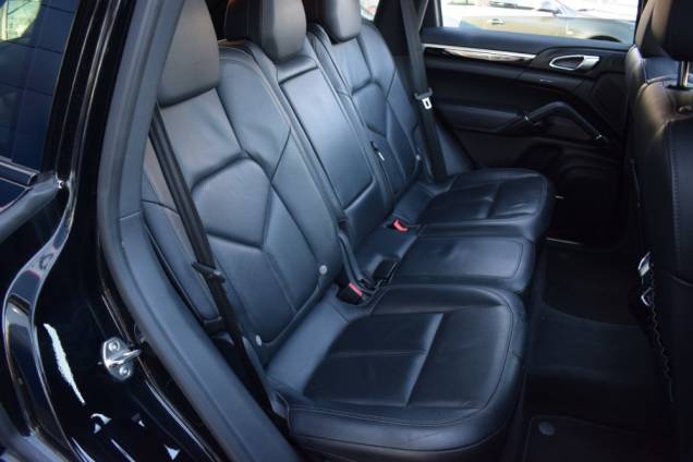 PORSCHE CAYENNE S HYBRID 3.0 V6 380 CV / TOIT OUVRANT PANORAMIQUE 29 PORSCHE CAYENNE S HYBRID 3.0 V6 380 CV / TOIT OUVRANT PANORAMIQUE 29