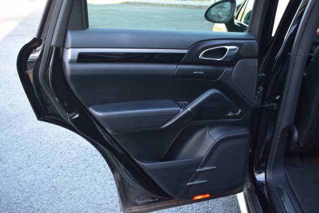 PORSCHE CAYENNE S HYBRID 3.0 V6 380 CV / TOIT OUVRANT PANORAMIQUE 19 PORSCHE CAYENNE S HYBRID 3.0 V6 380 CV / TOIT OUVRANT PANORAMIQUE 19