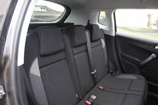 PEUGEOT 2008 STYLE 1.6 BLUEHDI 100 CV BVM5 / ORIGINE FRANCE 14 PEUGEOT 2008 STYLE 1.6 BLUEHDI 100 CV BVM5 / ORIGINE FRANCE 14