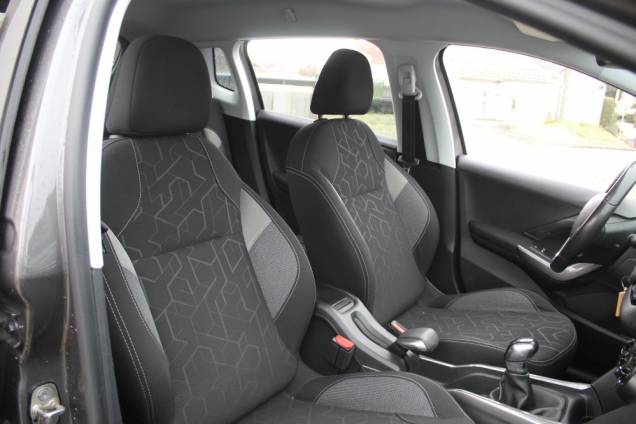 PEUGEOT 2008 STYLE 1.6 BLUEHDI 100 CV BVM5 / ORIGINE FRANCE 12 PEUGEOT 2008 STYLE 1.6 BLUEHDI 100 CV BVM5 / ORIGINE FRANCE 12