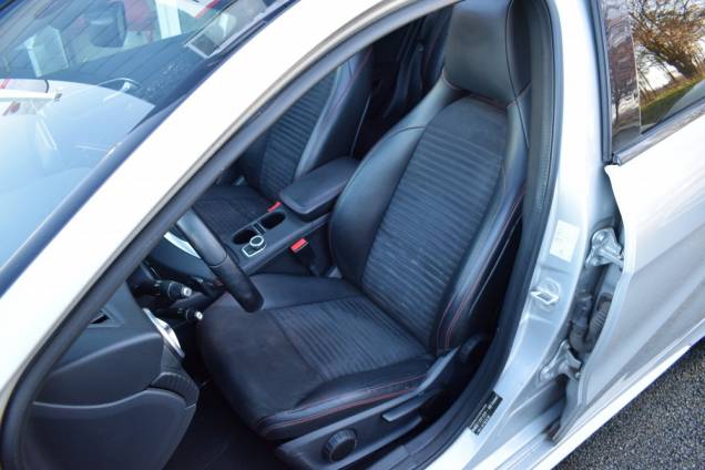 MERCEDES-BENZ CLASSE A 200 CDI  AMG LINE 136 CV 7G-DCT / ORIGINE FRANCE / SUIVI COMPLET / TOIT OUVRANT PANORAMIQUE 14