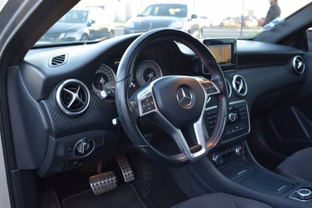 MERCEDES-BENZ CLASSE A 200 CDI  AMG LINE 136 CV 7G-DCT / ORIGINE FRANCE / SUIVI COMPLET / TOIT OUVRANT PANORAMIQUE 13