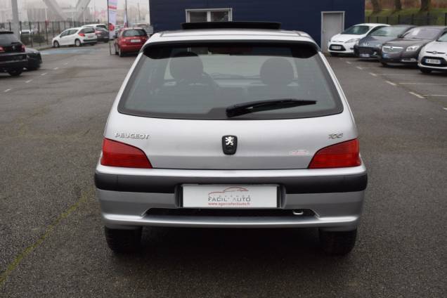 PEUGEOT 106 SPORT 1.1 60 CV / CLIMATISATION / TOIT OUVRANT / 1ère MAIN / 73000 KMS 6 PEUGEOT 106 SPORT 1.1 60 CV / CLIMATISATION / TOIT OUVRANT / 1ère MAIN / 73000 KMS 6