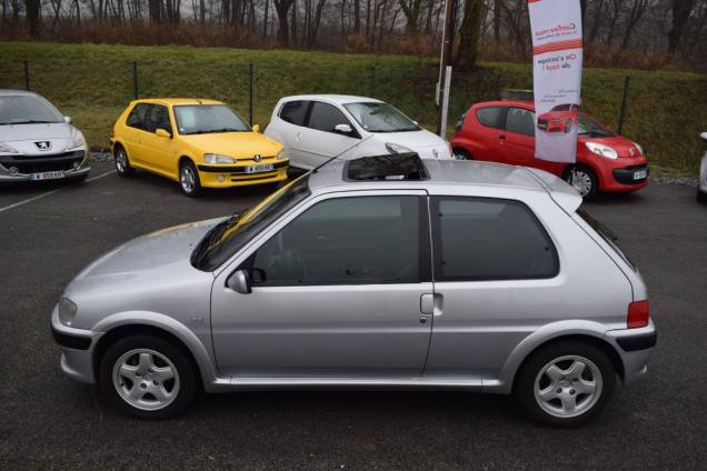 PEUGEOT 106 SPORT 1.1 60 CV / CLIMATISATION / TOIT OUVRANT / 1ère MAIN / 73000 KMS 8 PEUGEOT 106 SPORT 1.1 60 CV / CLIMATISATION / TOIT OUVRANT / 1ère MAIN / 73000 KMS 8
