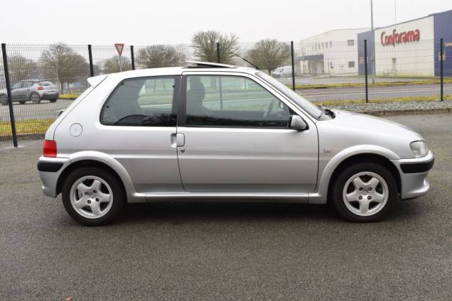 PEUGEOT 106 SPORT 1.1 60 CV / CLIMATISATION / TOIT OUVRANT / 1ère MAIN / 73000 KMS 9 PEUGEOT 106 SPORT 1.1 60 CV / CLIMATISATION / TOIT OUVRANT / 1ère MAIN / 73000 KMS 9