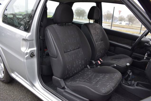 PEUGEOT 106 SPORT 1.1 60 CV / CLIMATISATION / TOIT OUVRANT / 1ère MAIN / 73000 KMS 12 PEUGEOT 106 SPORT 1.1 60 CV / CLIMATISATION / TOIT OUVRANT / 1ère MAIN / 73000 KMS 12