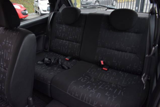 PEUGEOT 106 SPORT 1.1 60 CV / CLIMATISATION / TOIT OUVRANT / 1ère MAIN / 73000 KMS 13 PEUGEOT 106 SPORT 1.1 60 CV / CLIMATISATION / TOIT OUVRANT / 1ère MAIN / 73000 KMS 13