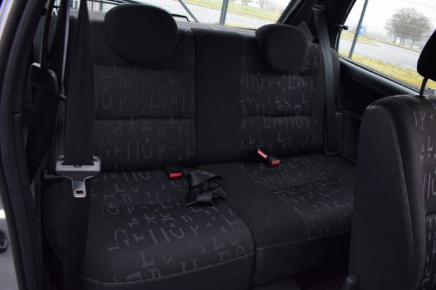 PEUGEOT 106 SPORT 1.1 60 CV / CLIMATISATION / TOIT OUVRANT / 1ère MAIN / 73000 KMS 14 PEUGEOT 106 SPORT 1.1 60 CV / CLIMATISATION / TOIT OUVRANT / 1ère MAIN / 73000 KMS 14