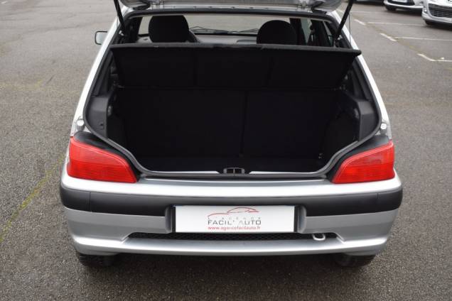 PEUGEOT 106 SPORT 1.1 60 CV / CLIMATISATION / TOIT OUVRANT / 1ère MAIN / 73000 KMS 18 PEUGEOT 106 SPORT 1.1 60 CV / CLIMATISATION / TOIT OUVRANT / 1ère MAIN / 73000 KMS 18