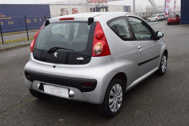 PEUGEOT 107 1.0 68 CV / CLIMATISATION / 67900 KMS 4 PEUGEOT 107 1.0 68 CV / CLIMATISATION / 67900 KMS 4