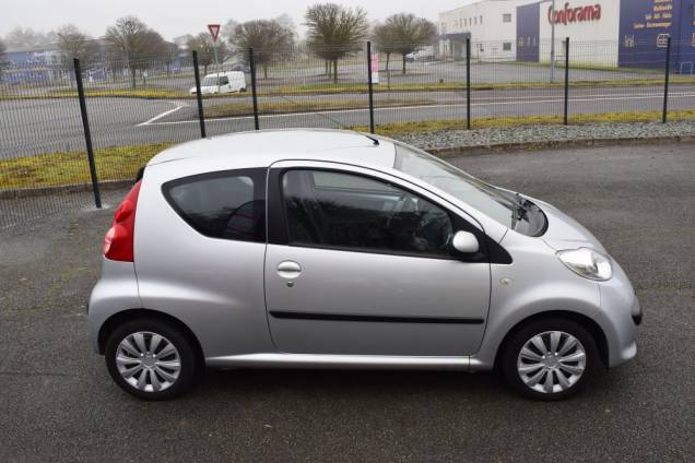 PEUGEOT 107 1.0 68 CV / CLIMATISATION / 67900 KMS 10 PEUGEOT 107 1.0 68 CV / CLIMATISATION / 67900 KMS 10