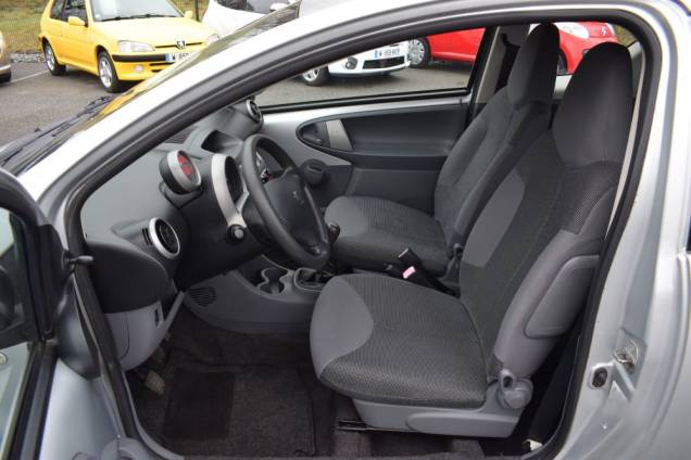 PEUGEOT 107 1.0 68 CV / CLIMATISATION / 67900 KMS 11 PEUGEOT 107 1.0 68 CV / CLIMATISATION / 67900 KMS 11