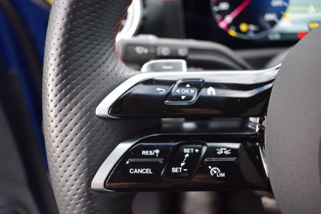 MERCEDES-BENZ CLASSE A 180 AMG LINE 136 CV / 18000 KMS / ORIGINE FRANCE 19