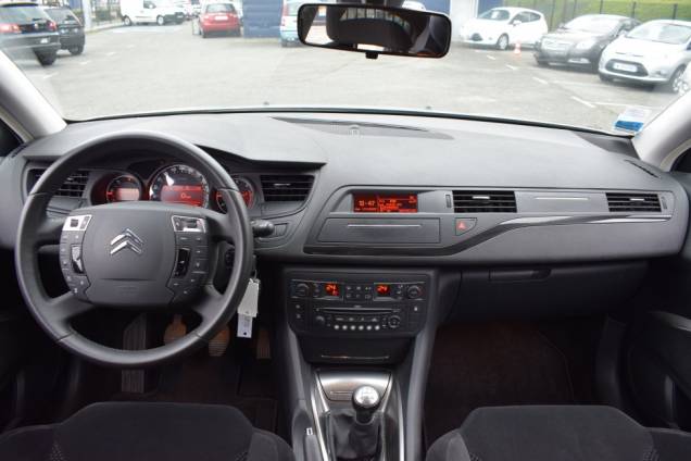 CITROËN C5 BERLINE 1.6 HDI 110 CV CONFORT / 25900 KMS / ORIGINE FRANCE 16 CITROËN C5 BERLINE 1.6 HDI 110 CV CONFORT / 25900 KMS / ORIGINE FRANCE 16