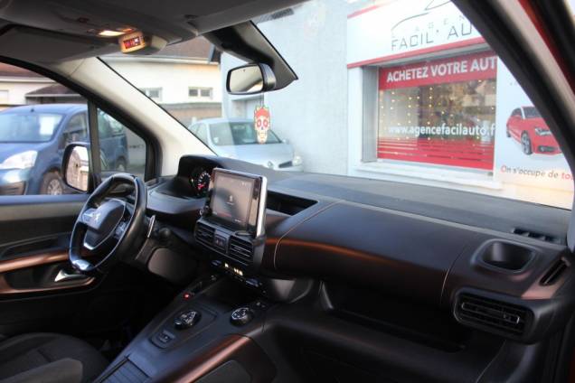 PEUGEOT RIFTER LONG GT LINE 1.5 BLUEHDI 130 EAT8 / 7 PLACES / ATTACHE REMORQUE 11 PEUGEOT RIFTER LONG GT LINE 1.5 BLUEHDI 130 EAT8 / 7 PLACES / ATTACHE REMORQUE 11