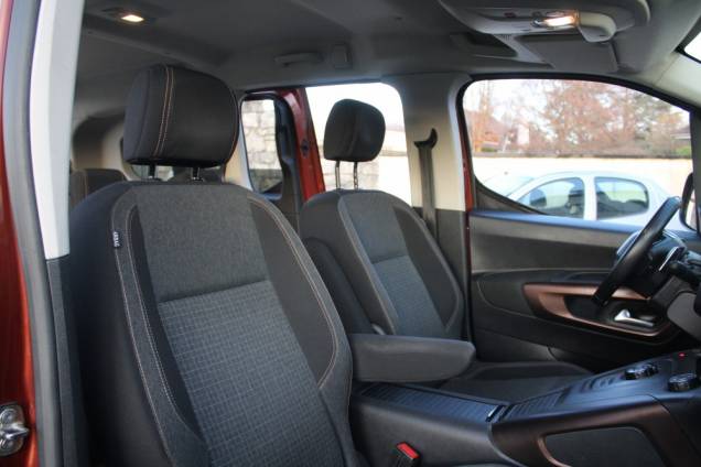 PEUGEOT RIFTER LONG GT LINE 1.5 BLUEHDI 130 EAT8 / 7 PLACES / ATTACHE REMORQUE 15 PEUGEOT RIFTER LONG GT LINE 1.5 BLUEHDI 130 EAT8 / 7 PLACES / ATTACHE REMORQUE 15