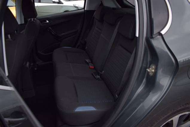 PEUGEOT 208 1.6 HDI 92 CV INTUITIVE / 5 PORTES / 78900 KMS 13