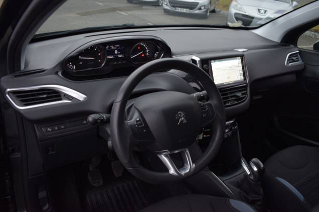 PEUGEOT 208 1.6 HDI 92 CV INTUITIVE / 5 PORTES / 78900 KMS 15