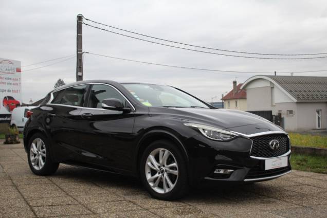INFINITI Q30 BUSINESS 1.5D 109 CV 7G-DCT  3