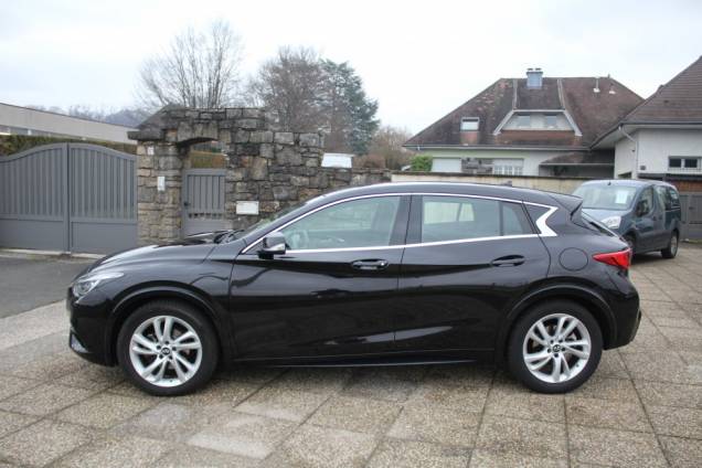 INFINITI Q30 BUSINESS 1.5D 109 CV 7G-DCT  4