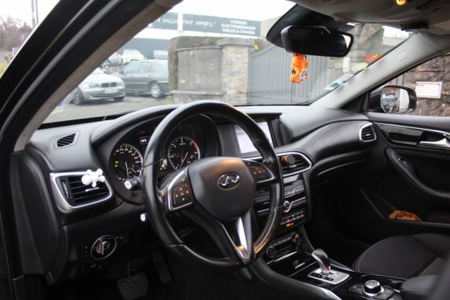 INFINITI Q30 BUSINESS 1.5D 109 CV 7G-DCT  8