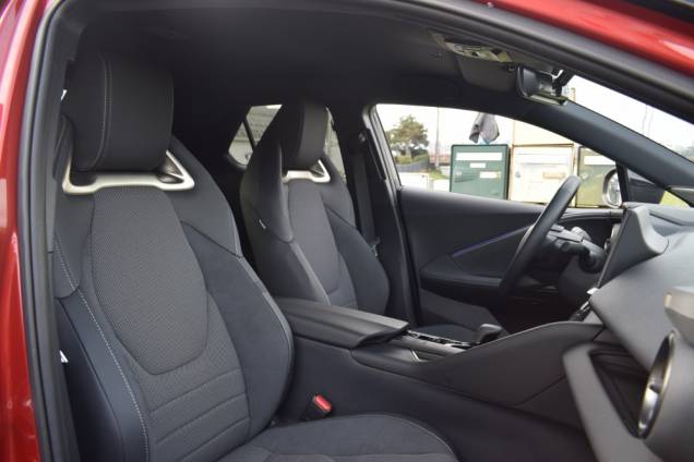 TOYOTA C-HR COLLECTION HYBRIDE 141 CV BVA 7