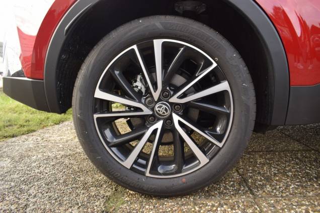 TOYOTA C-HR COLLECTION HYBRIDE 141 CV BVA 9