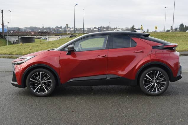 TOYOTA C-HR COLLECTION HYBRIDE 141 CV BVA 11