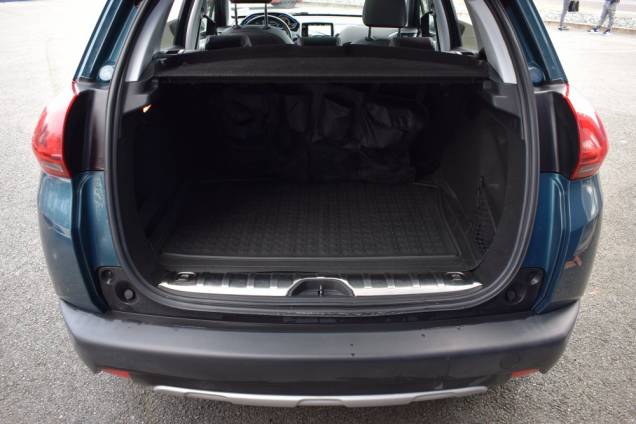 PEUGEOT 2008 CROSSWAY 1.6 HDI 100 CV / TOIT PANORAMIQUE / GRIP CONTROL 18 PEUGEOT 2008 CROSSWAY 1.6 HDI 100 CV / TOIT PANORAMIQUE / GRIP CONTROL 18