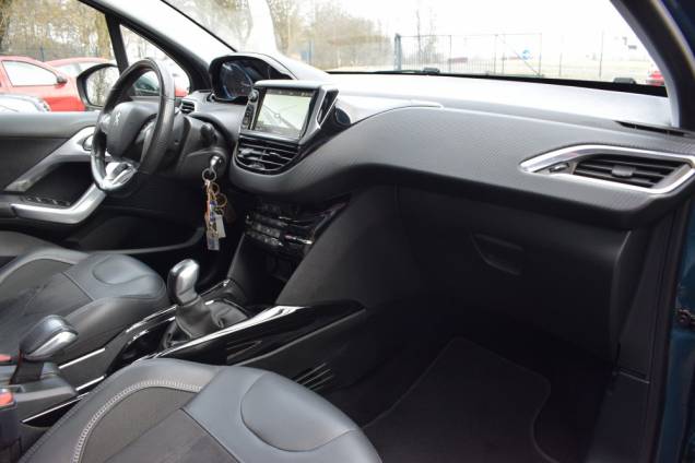 PEUGEOT 2008 CROSSWAY 1.6 HDI 100 CV / TOIT PANORAMIQUE / GRIP CONTROL 20 PEUGEOT 2008 CROSSWAY 1.6 HDI 100 CV / TOIT PANORAMIQUE / GRIP CONTROL 20