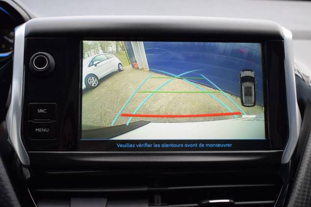 PEUGEOT 2008 CROSSWAY 1.6 HDI 100 CV / TOIT PANORAMIQUE / GRIP CONTROL 15 PEUGEOT 2008 CROSSWAY 1.6 HDI 100 CV / TOIT PANORAMIQUE / GRIP CONTROL 15