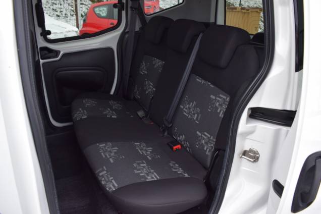 FIAT QUBO 5 PLACES 1.4 75 CV / 62500 KMS 12 FIAT QUBO 5 PLACES 1.4 75 CV / 62500 KMS 12