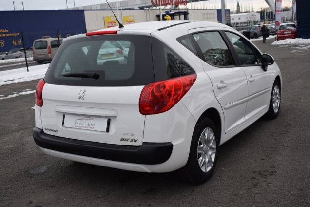 PEUGEOT 207 SW 1.4 95 CV / 1ère MAIN / TOIT PANORAMIQUE / 52900 KMS 4 PEUGEOT 207 SW 1.4 95 CV / 1ère MAIN / TOIT PANORAMIQUE / 52900 KMS 4