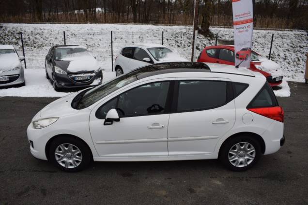 PEUGEOT 207 SW 1.4 95 CV / 1ère MAIN / TOIT PANORAMIQUE / 52900 KMS 8 PEUGEOT 207 SW 1.4 95 CV / 1ère MAIN / TOIT PANORAMIQUE / 52900 KMS 8