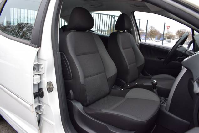 PEUGEOT 207 SW 1.4 95 CV / 1ère MAIN / TOIT PANORAMIQUE / 52900 KMS 12 PEUGEOT 207 SW 1.4 95 CV / 1ère MAIN / TOIT PANORAMIQUE / 52900 KMS 12