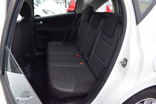 PEUGEOT 207 SW 1.4 95 CV / 1ère MAIN / TOIT PANORAMIQUE / 52900 KMS 13 PEUGEOT 207 SW 1.4 95 CV / 1ère MAIN / TOIT PANORAMIQUE / 52900 KMS 13