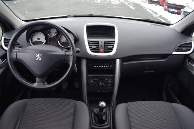 PEUGEOT 207 SW 1.4 95 CV / 1ère MAIN / TOIT PANORAMIQUE / 52900 KMS 15 PEUGEOT 207 SW 1.4 95 CV / 1ère MAIN / TOIT PANORAMIQUE / 52900 KMS 15