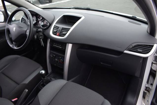 PEUGEOT 207 SW 1.4 95 CV / 1ère MAIN / TOIT PANORAMIQUE / 52900 KMS 16 PEUGEOT 207 SW 1.4 95 CV / 1ère MAIN / TOIT PANORAMIQUE / 52900 KMS 16