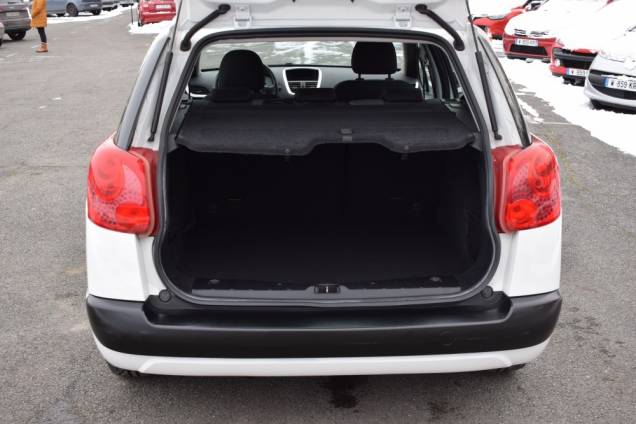 PEUGEOT 207 SW 1.4 95 CV / 1ère MAIN / TOIT PANORAMIQUE / 52900 KMS 17 PEUGEOT 207 SW 1.4 95 CV / 1ère MAIN / TOIT PANORAMIQUE / 52900 KMS 17