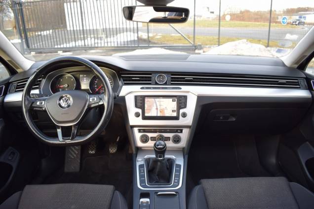VOLKSWAGEN PASSAT 2.0 TDI 150 CV / 1ere MAIN / ORIGINE FRANCE / ENTRETIEN EXCLUSIF VOLKSWAGEN / TOIT OUVRANT 18