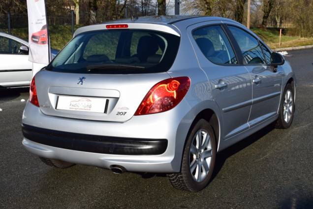 PEUGEOT 207 1.6 120 CV / BOITE AUTOMATIQUE / 5 PORTES / 1ère MAIN / 38900 KMS 4