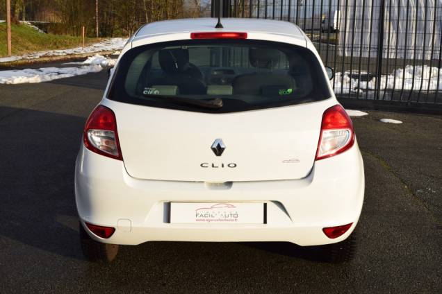 RENAULT CLIO 1.2 75 CV / 5 PORTES / 75900 KMS 6