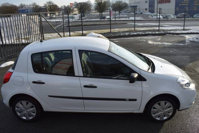 RENAULT CLIO 1.2 75 CV / 5 PORTES / 75900 KMS 10