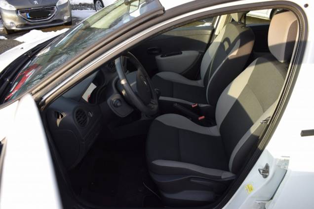 RENAULT CLIO 1.2 75 CV / 5 PORTES / 75900 KMS 11