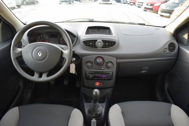 RENAULT CLIO 1.2 75 CV / 5 PORTES / 75900 KMS 16