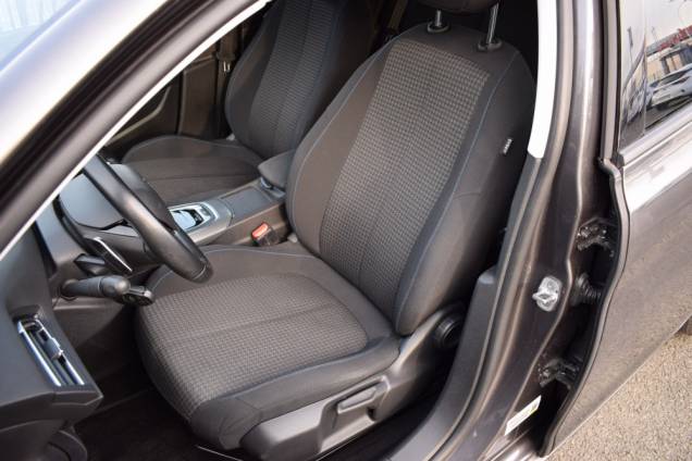 PEUGEOT 308 STYLE HDI 130 CV / EAT6 / 74600 KMS / CARNET D'ENTRETIEN  PEUGEOT COMPLET 10