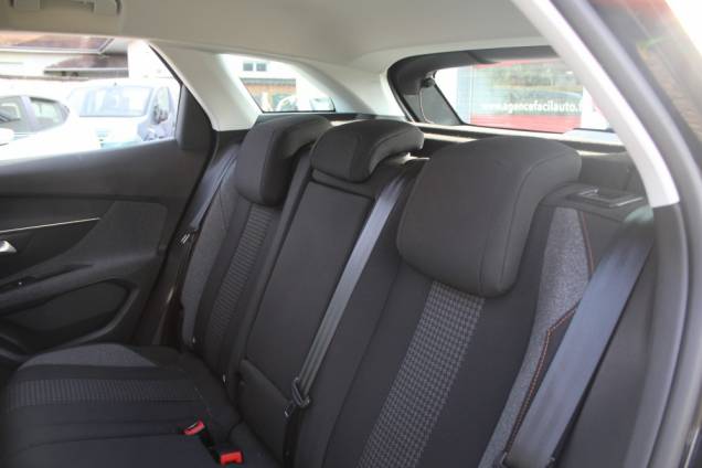 PEUGEOT 3008 ACTIVE 1.2 130 CV EAT8 / ORIGINE FRANCE 13 PEUGEOT 3008 ACTIVE 1.2 130 CV EAT8 / ORIGINE FRANCE 13