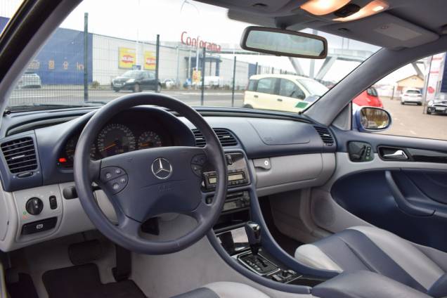 MERCEDES BENZ CLK 320 AVANTGARDE 3.2 i V6 218 CV BVA 9