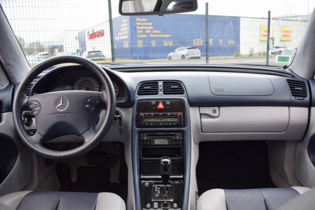 MERCEDES BENZ CLK 320 AVANTGARDE 3.2 i V6 218 CV BVA 11